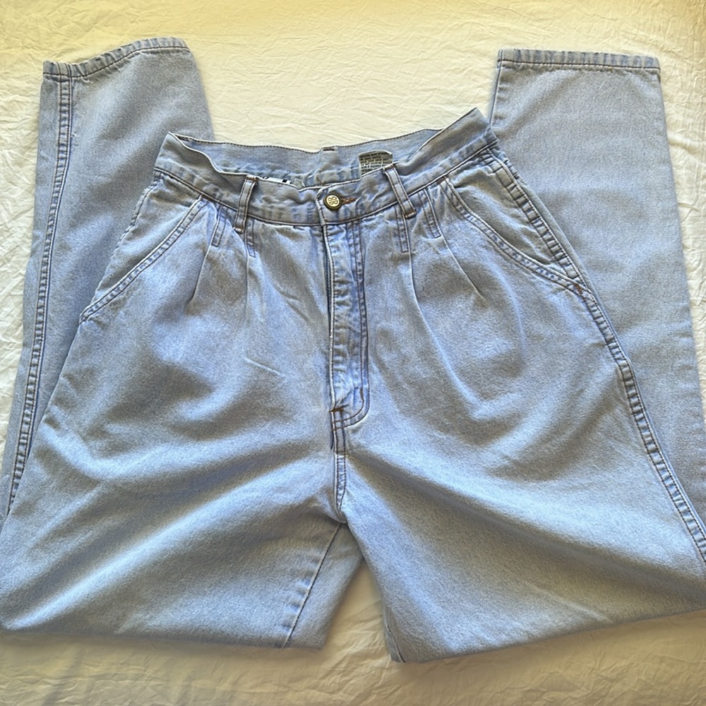 VINTAGE BILL BLASS PLEATED BOOT LEG JEANS